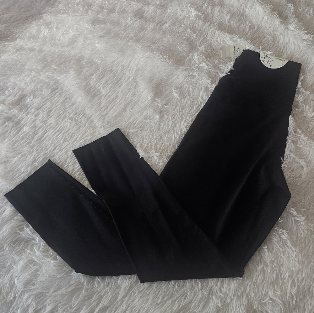 New w/tags Aerie Offline Goal 7/8 Leggings Size M Short